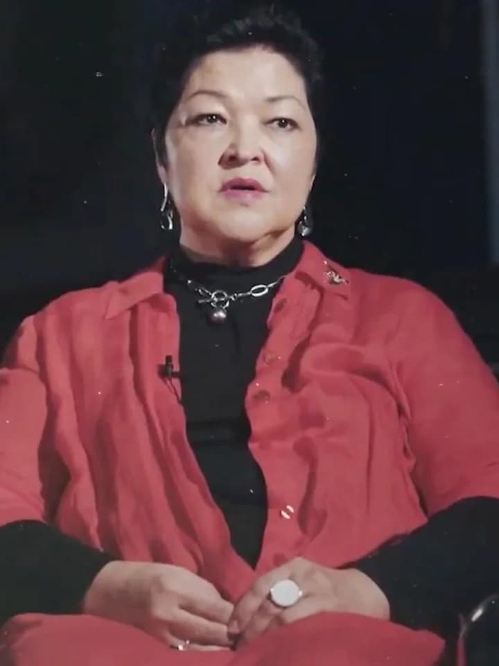 Дина Ескаирова, портрет
